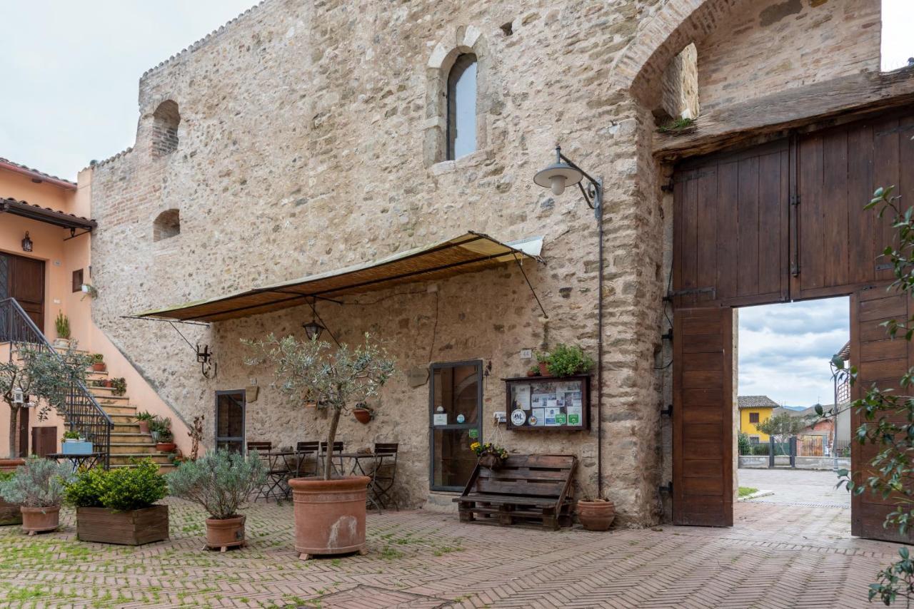Torre Della Botonta Bed and Breakfast Castel Ritaldi Exteriör bild