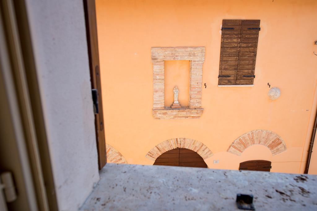 Torre Della Botonta Bed and Breakfast Castel Ritaldi Rum bild