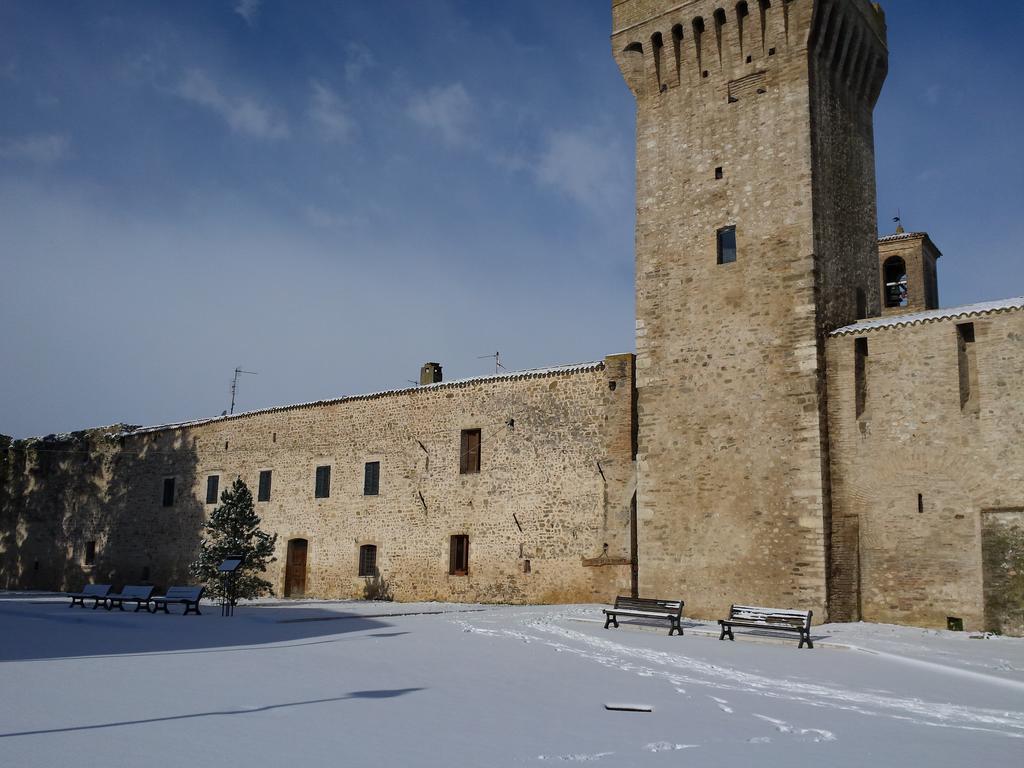 Torre Della Botonta Bed and Breakfast Castel Ritaldi Exteriör bild