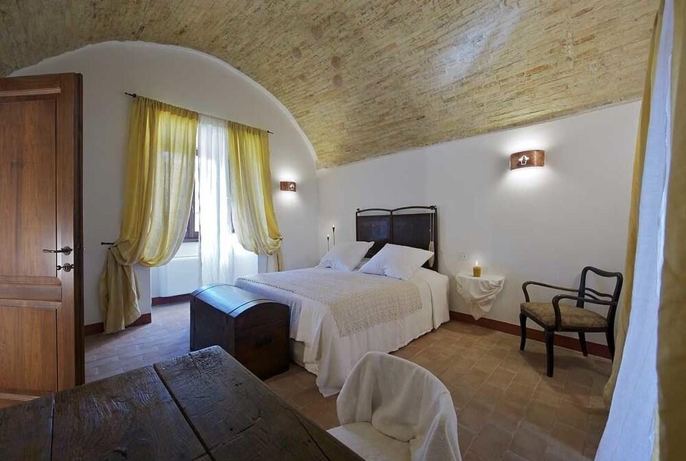 Torre Della Botonta Bed and Breakfast Castel Ritaldi Exteriör bild