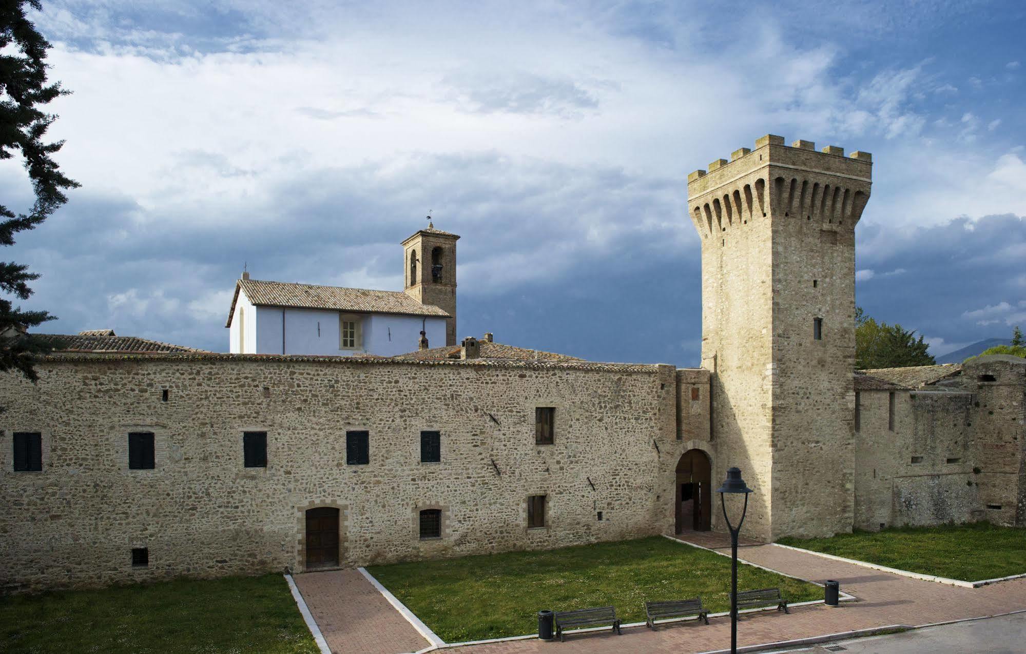 Torre Della Botonta Bed and Breakfast Castel Ritaldi Exteriör bild